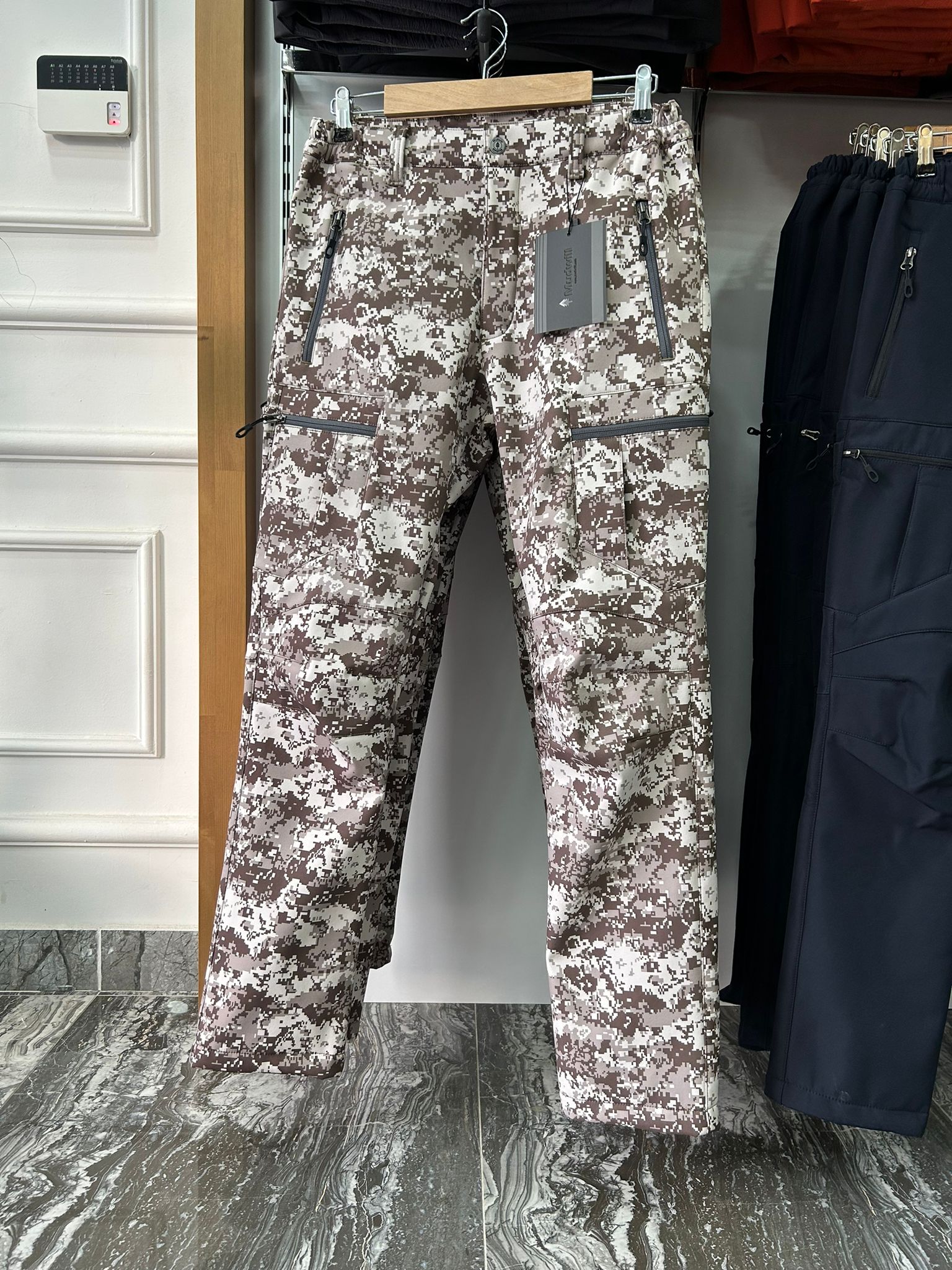 SHOFTSHELL PANTOLON MODEL MODERN KAMUFLAJ